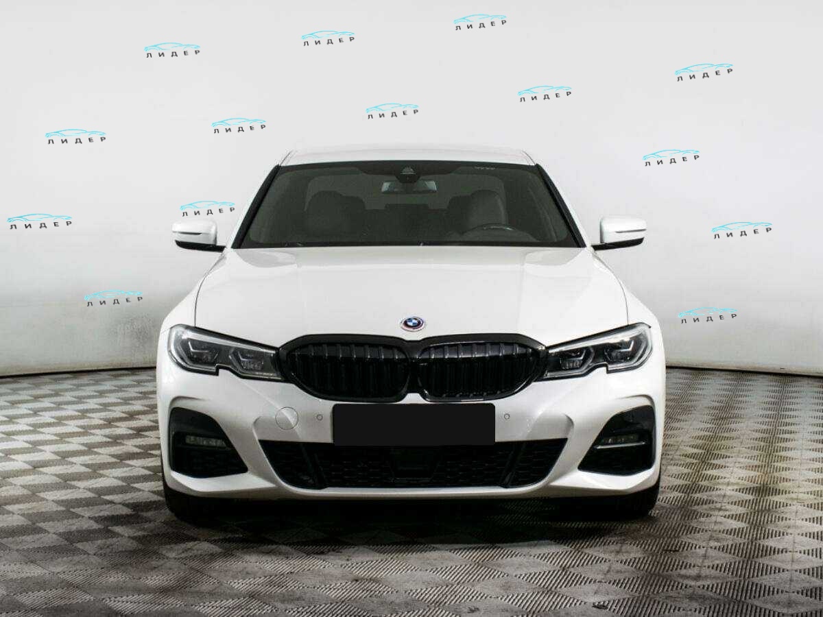 Б/У БМВ 3 серии 2021 года. Фото: #1