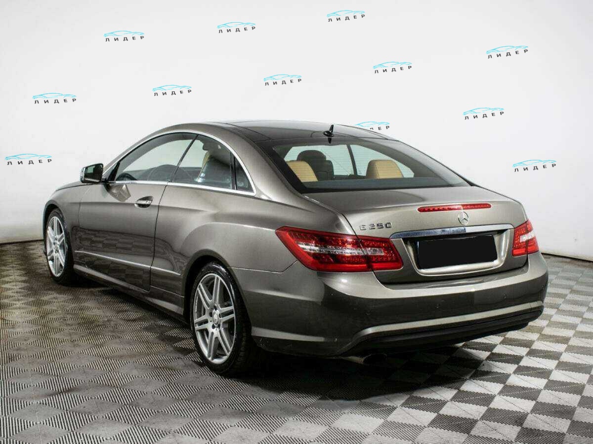 Б/У Мерседес-Бенц Е-Класс 2012 года. Фото: #6