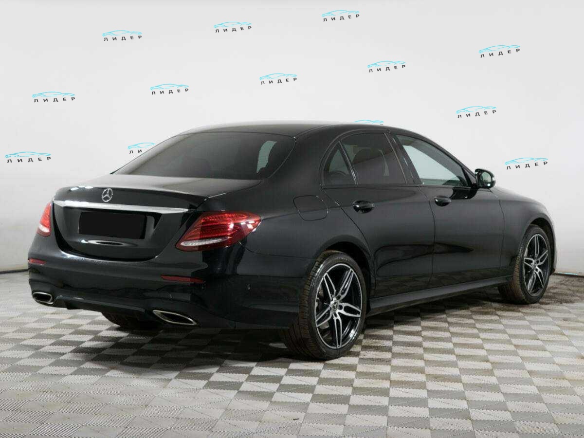 Б/У Мерседес-Бенц Е-Класс 2017 года. Фото: #4