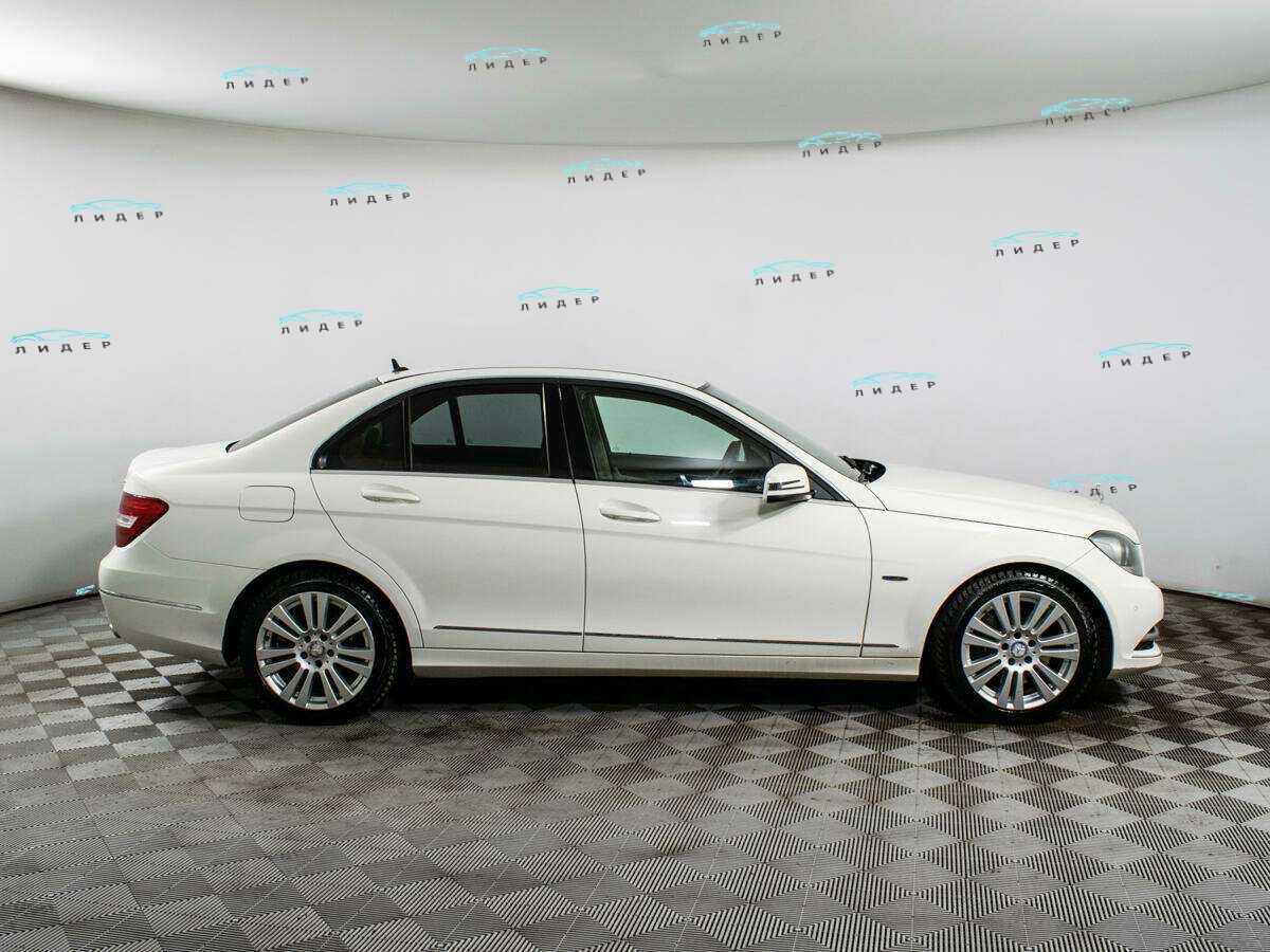 Б/У Мерседес-Бенц Ц-Класс 2011 года. Фото: #3