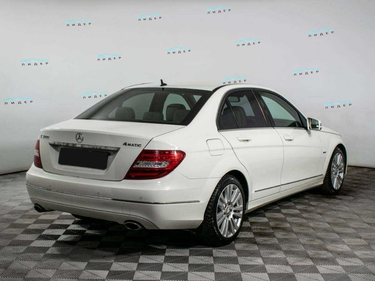 Б/У Мерседес-Бенц Ц-Класс 2011 года. Фото: #4