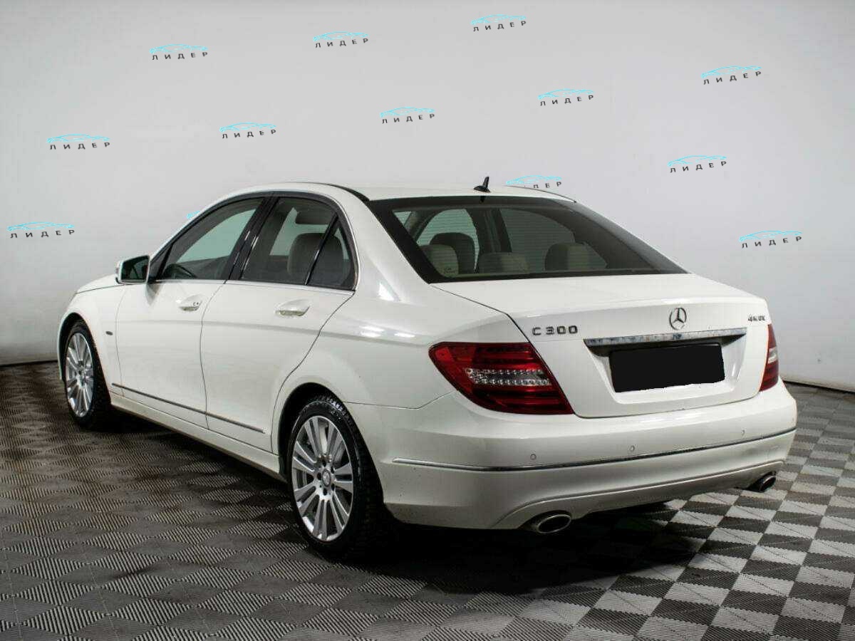 Б/У Мерседес-Бенц Ц-Класс 2011 года. Фото: #5