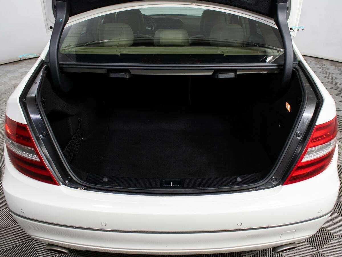 Б/У Мерседес-Бенц Ц-Класс 2011 года. Фото: #12