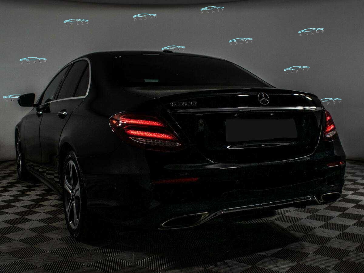 Б/У Мерседес-Бенц Е-Класс 2017 года. Фото: #13