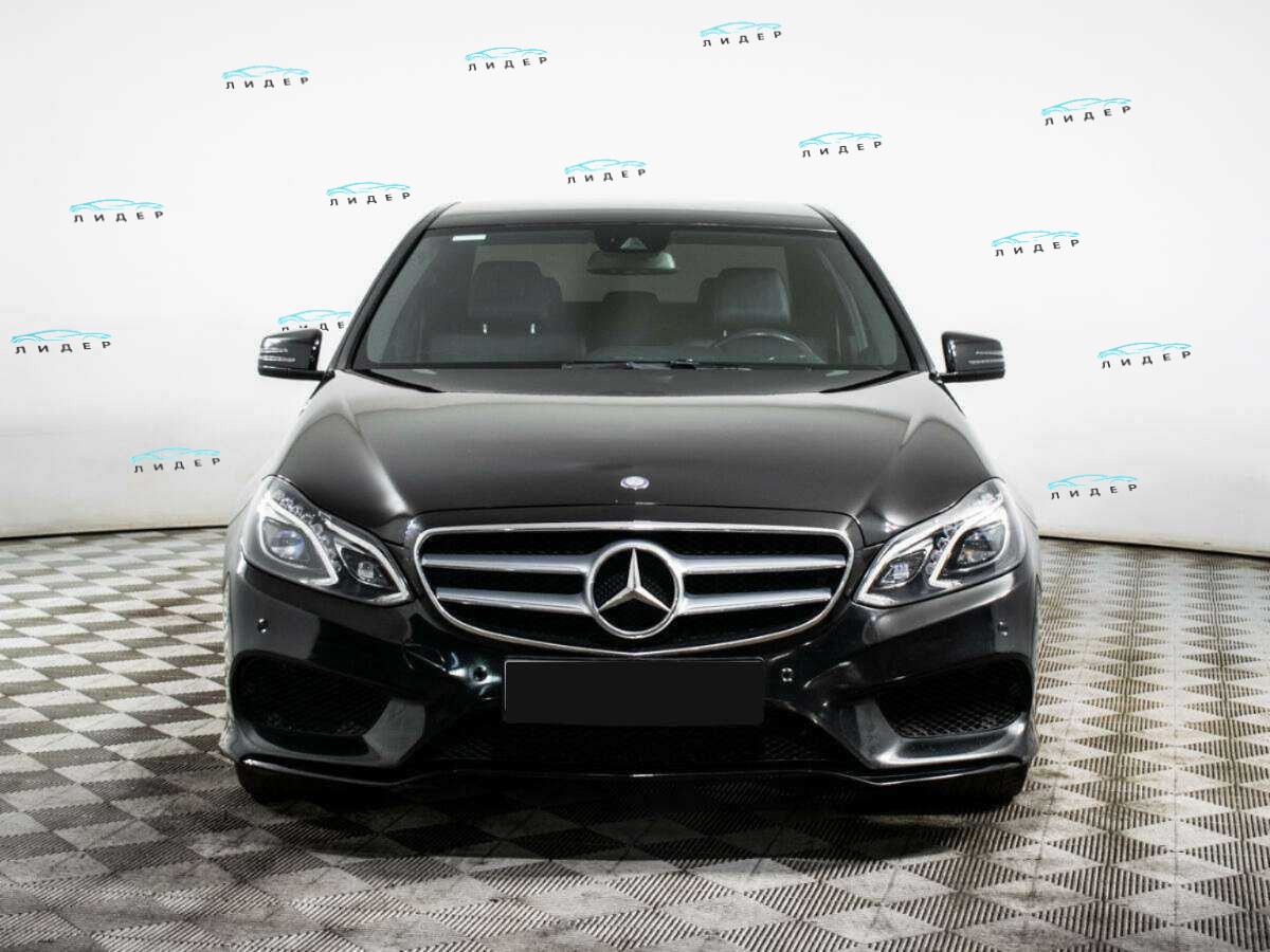Б/У Мерседес-Бенц Е-Класс 2014 года. Фото: #1
