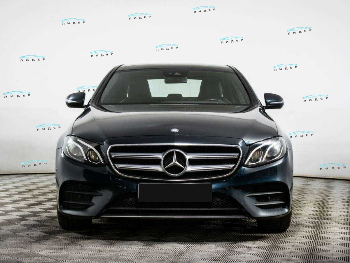 Б/У Мерседес-Бенц Е-Класс 2016 года. Фото: #1