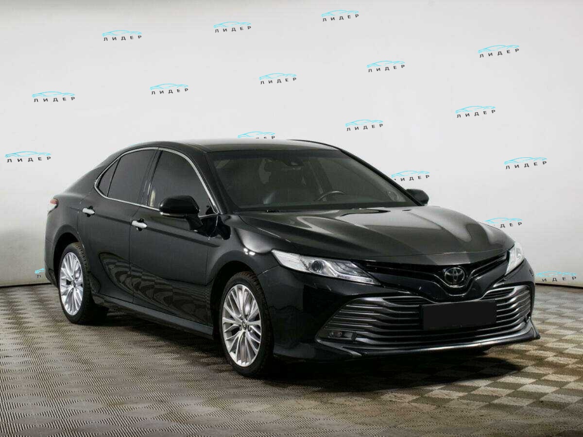 Б/У Тойота Камри 2020 года. Фото: #2