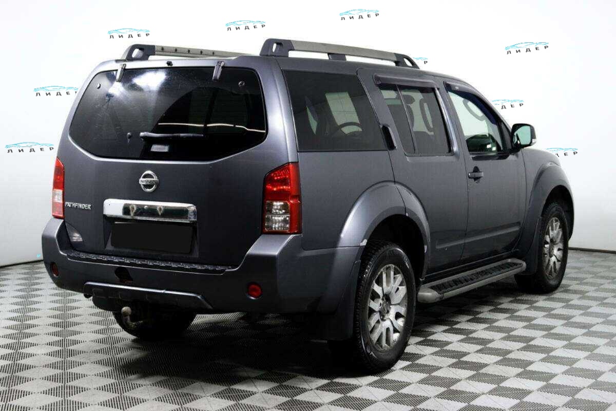 Б/У Ниссан Патфайндер 2011 года. Фото: #4