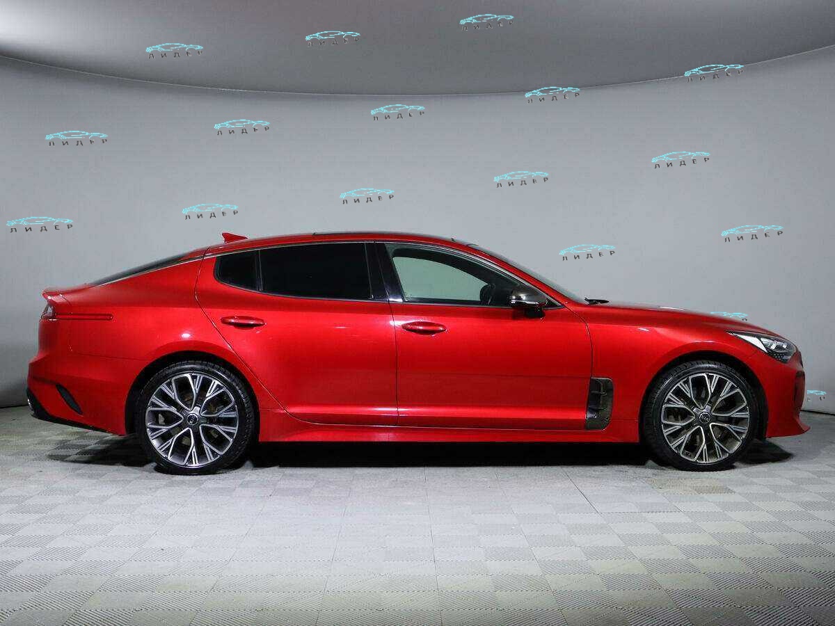 Б/У Киа Стингер 2018 года. Фото: #3