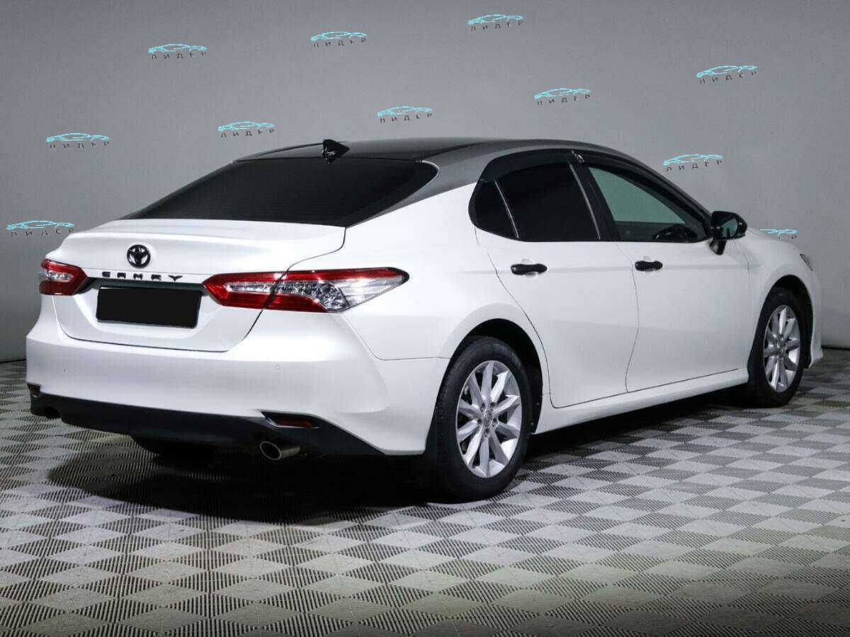 Б/У Тойота Камри 2019 года. Фото: #3