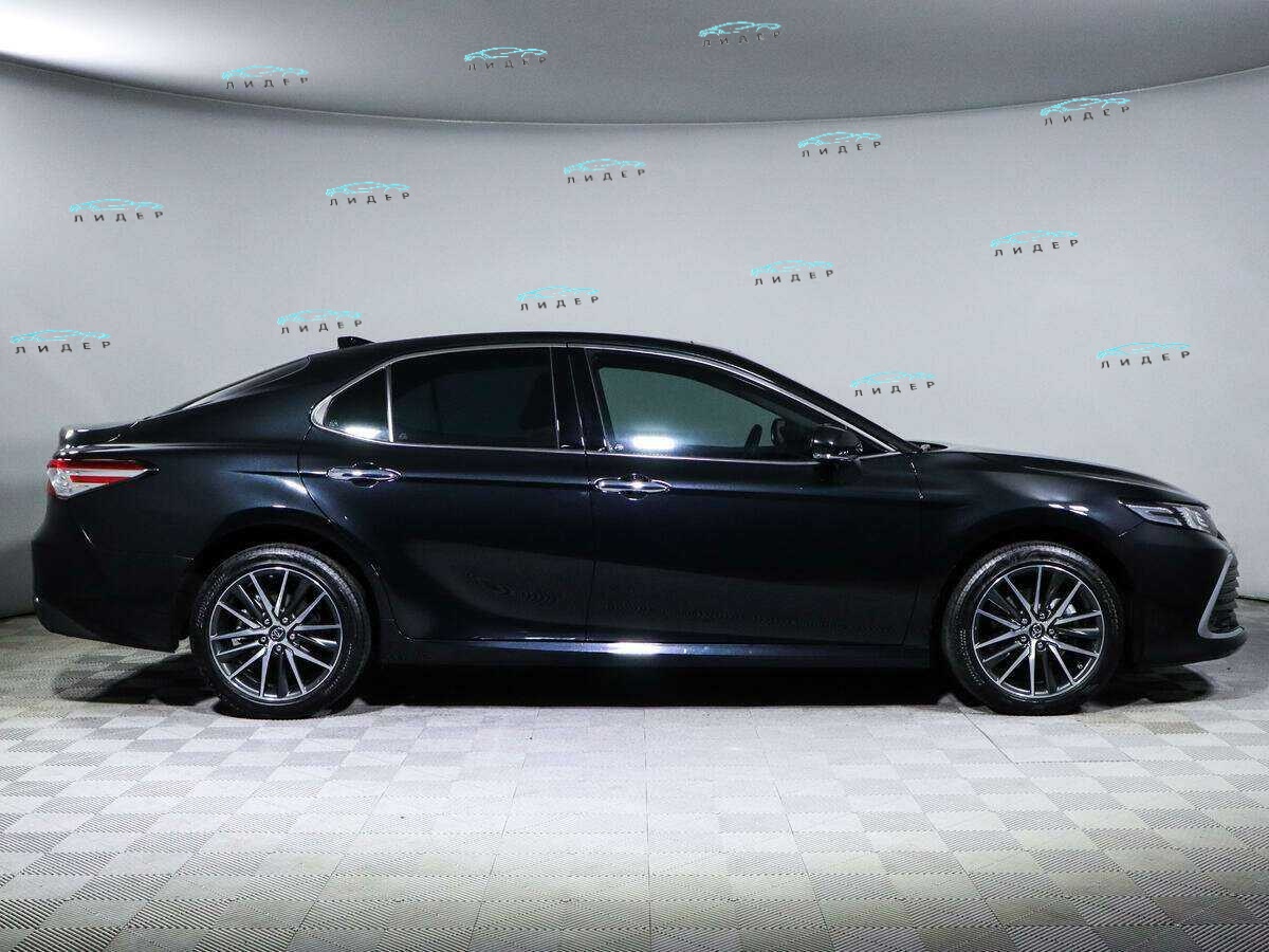 Б/У Тойота Камри 2022 года. Фото: #3