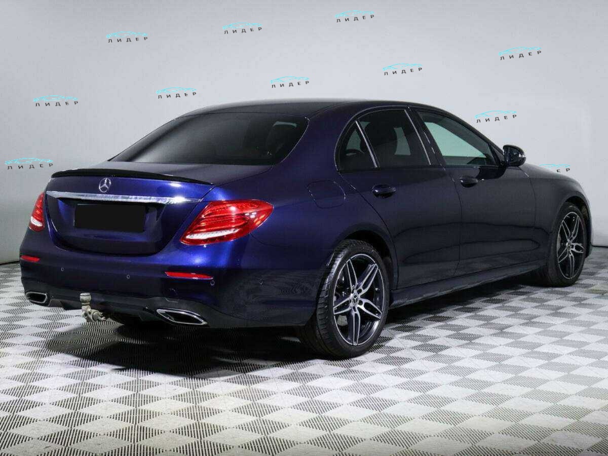 Б/У Мерседес-Бенц Е-Класс 2019 года. Фото: #4