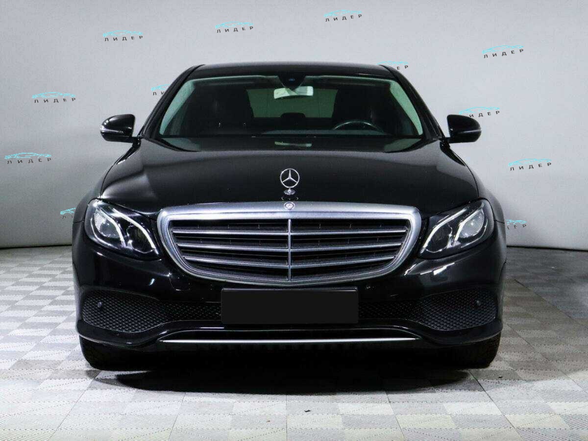 Б/У Мерседес-Бенц Е-Класс 2016 года. Фото: #1