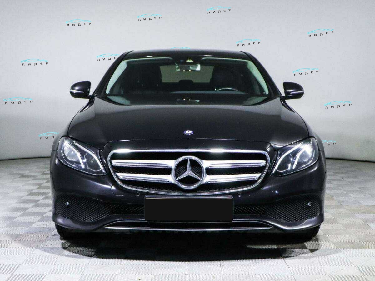 Б/У Мерседес-Бенц Е-Класс 2016 года. Фото: #1