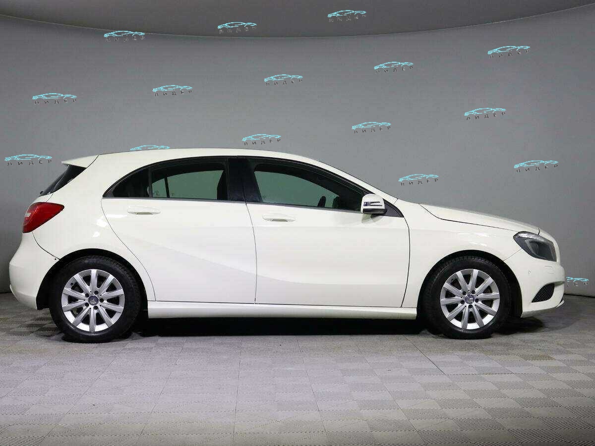 Б/У Мерседес-Бенц А-Класс 2014 года. Фото: #3