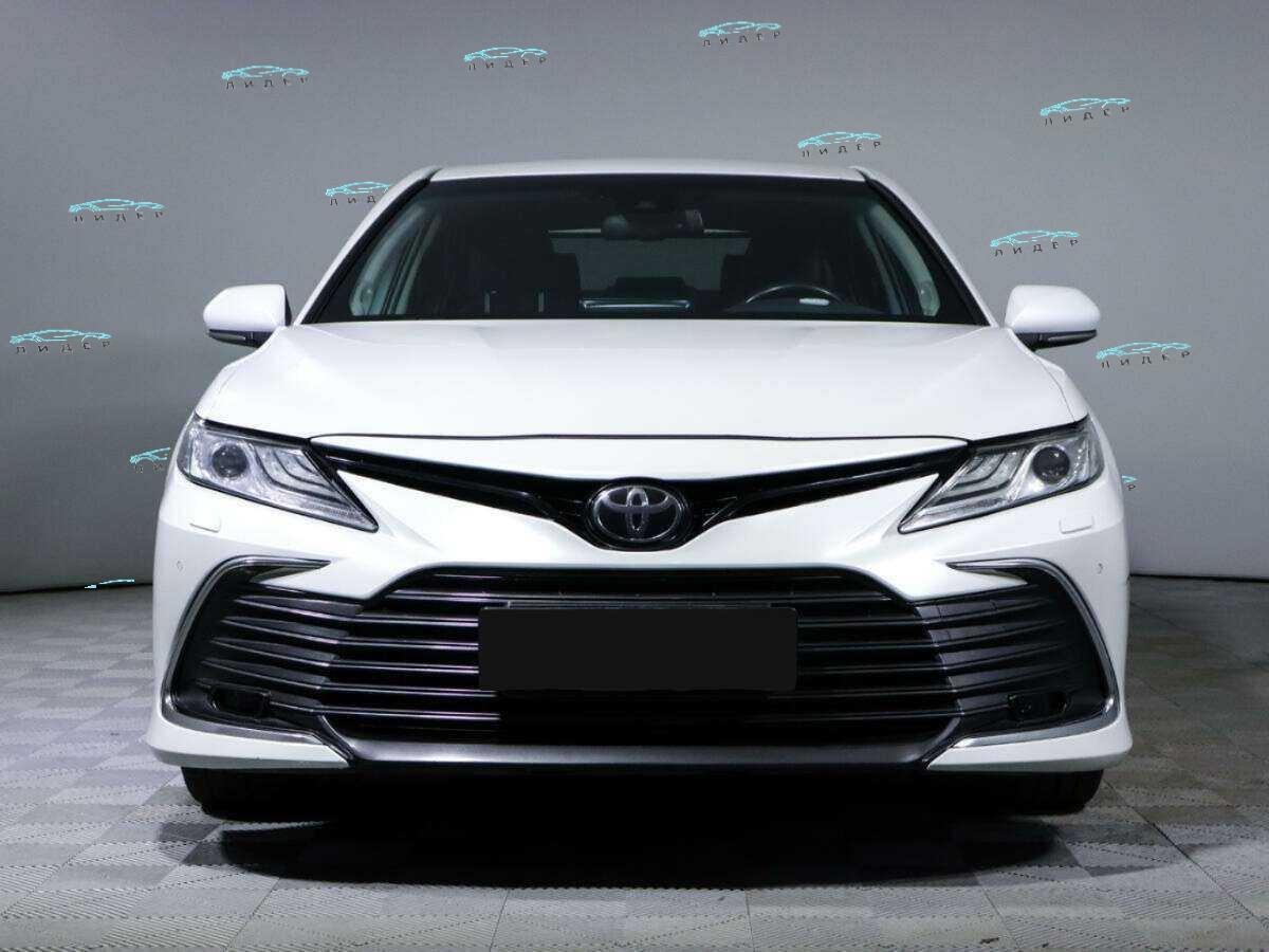 Б/У Тойота Камри 2021 года. Фото: #1