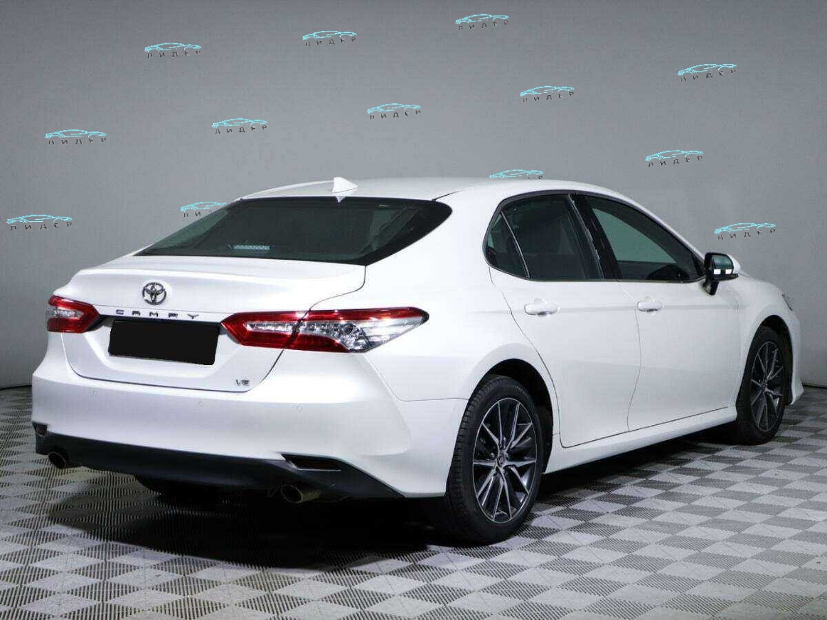 Б/У Тойота Камри 2021 года. Фото: #4