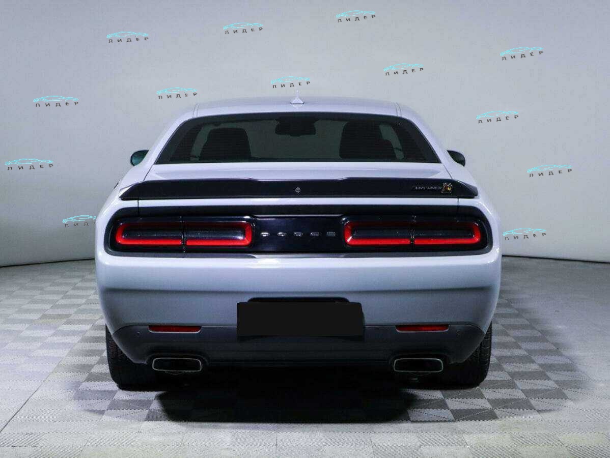 Б/У Додж Челленджер 2021 года. Фото: #5