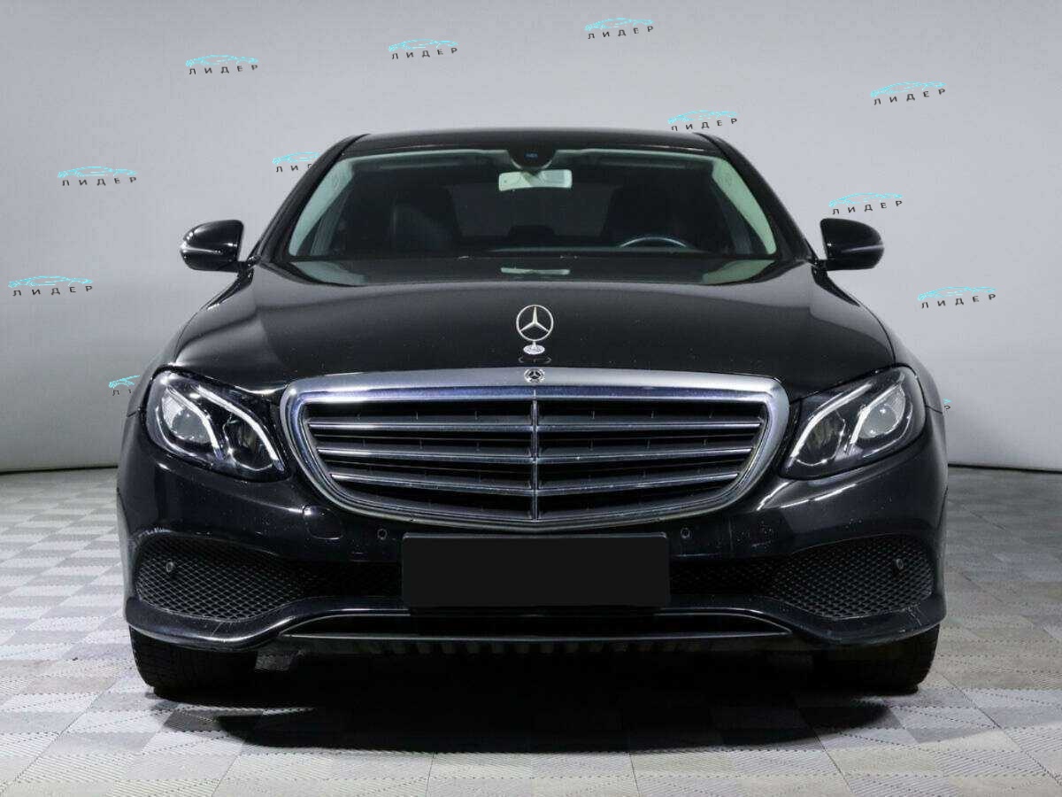 Б/У Мерседес-Бенц Е-Класс 2019 года. Фото: #1