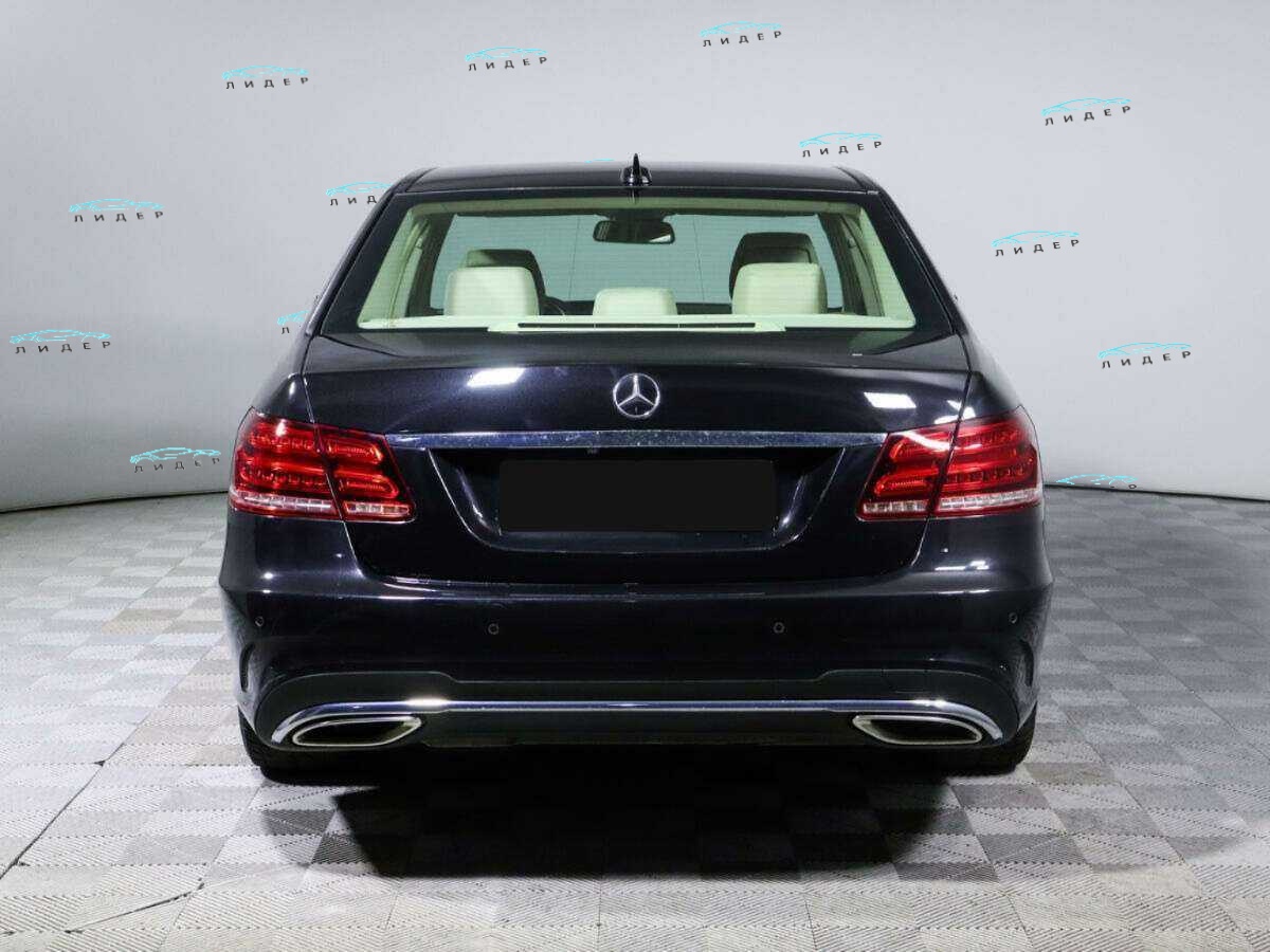 Б/У Мерседес-Бенц Е-Класс 2015 года. Фото: #4