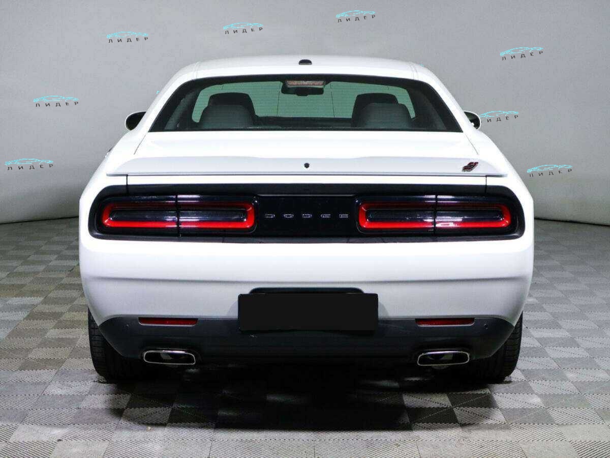 Б/У Додж Челленджер 2022 года. Фото: #4