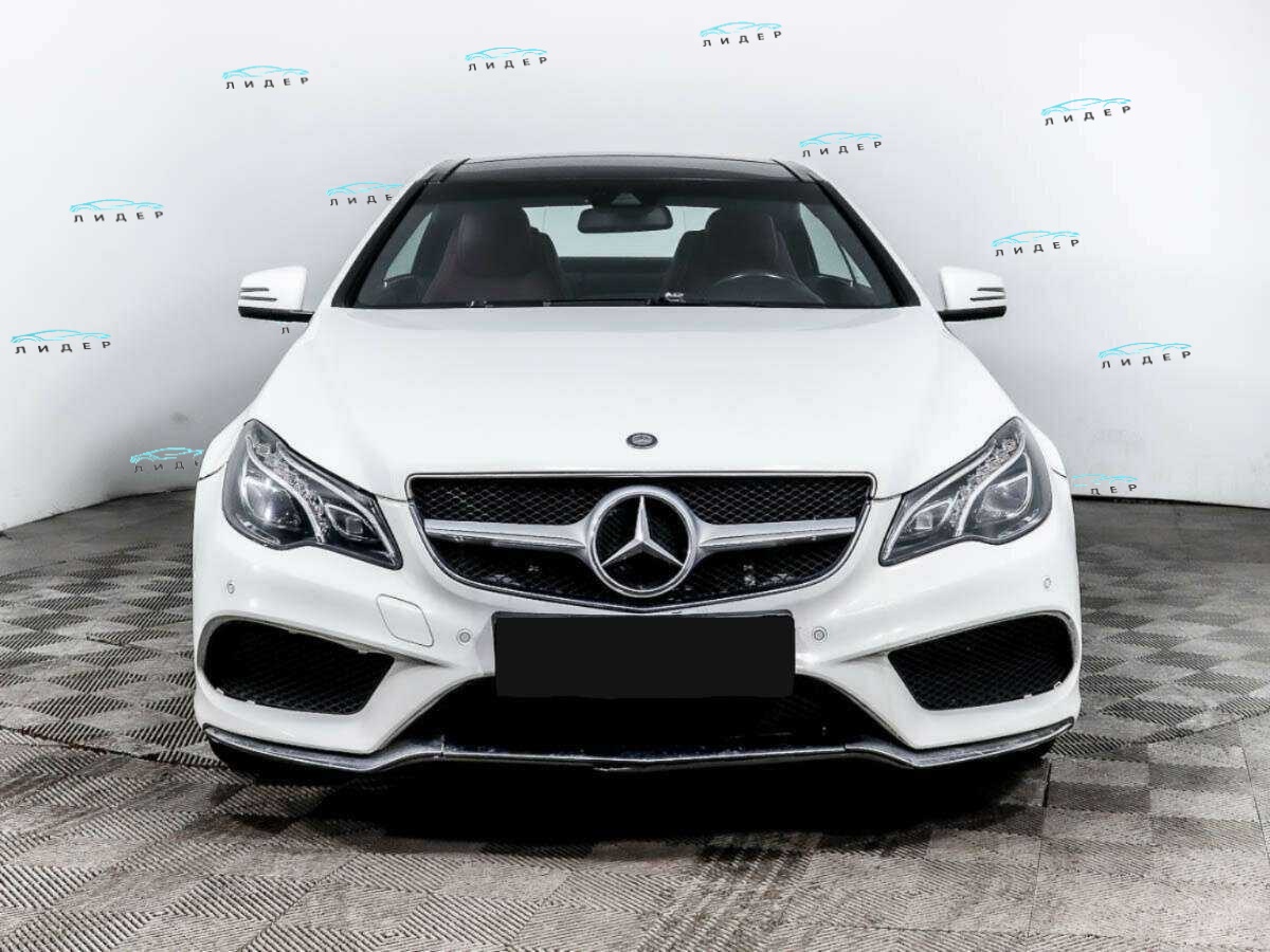 Б/У Мерседес-Бенц Е-Класс 2014 года. Фото: #1