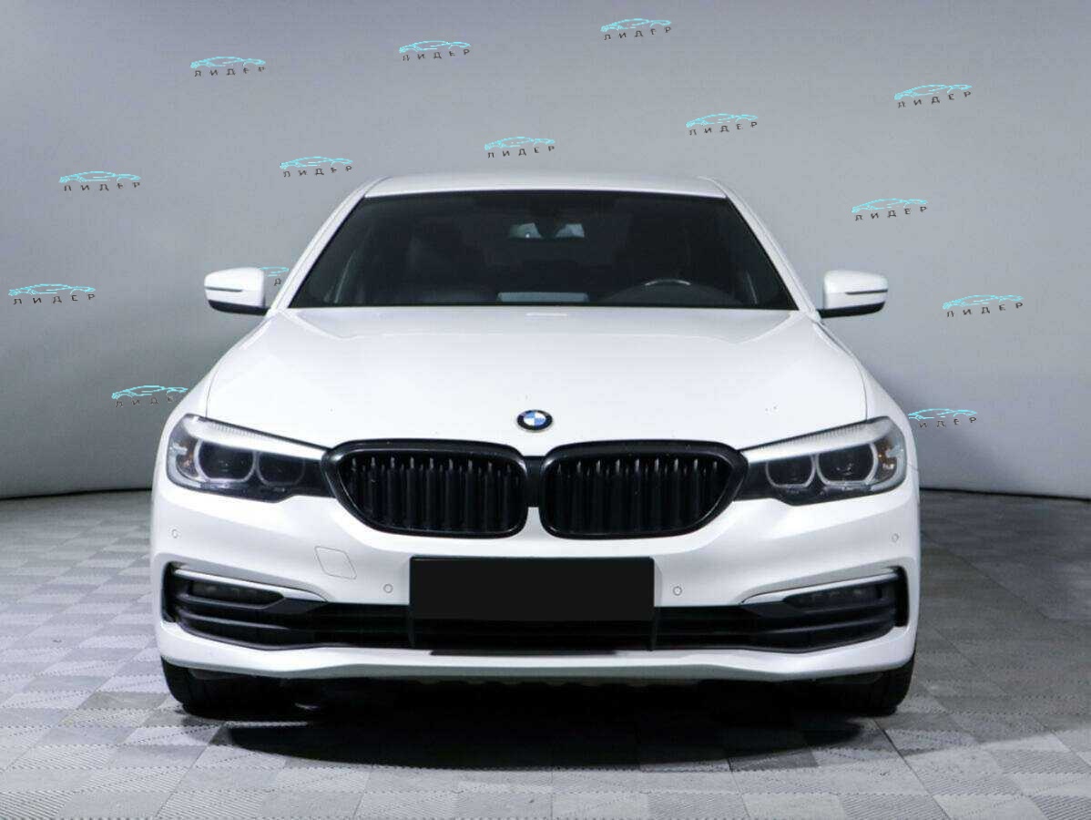 Б/У БМВ 5 серии 2018 года. Фото: #1