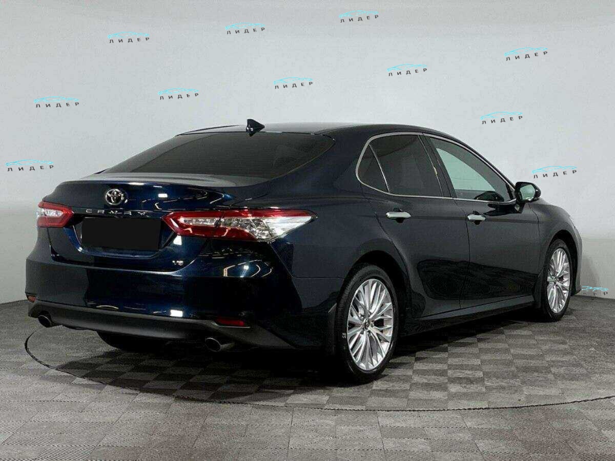 Б/У Тойота Камри 2019 года. Фото: #3