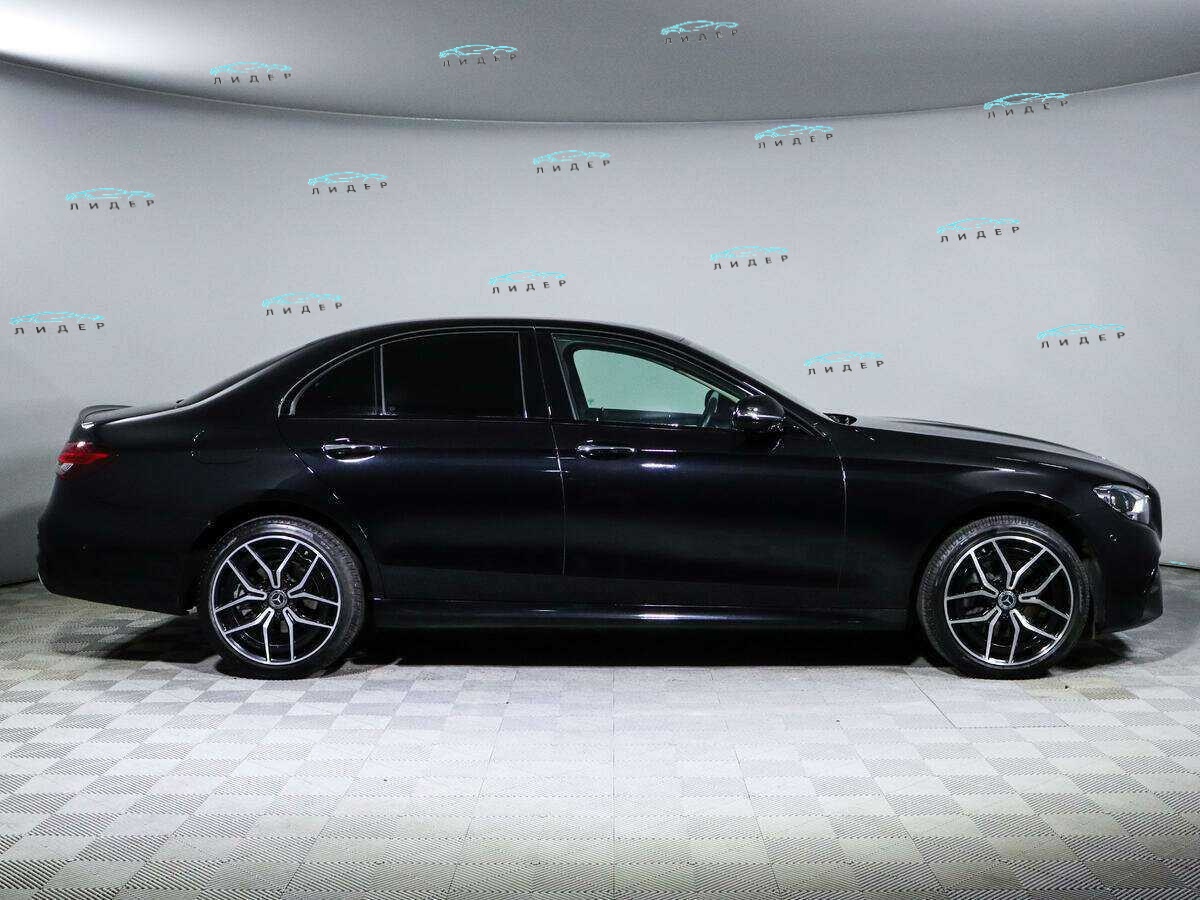 Б/У Мерседес-Бенц Е-Класс 2021 года. Фото: #3