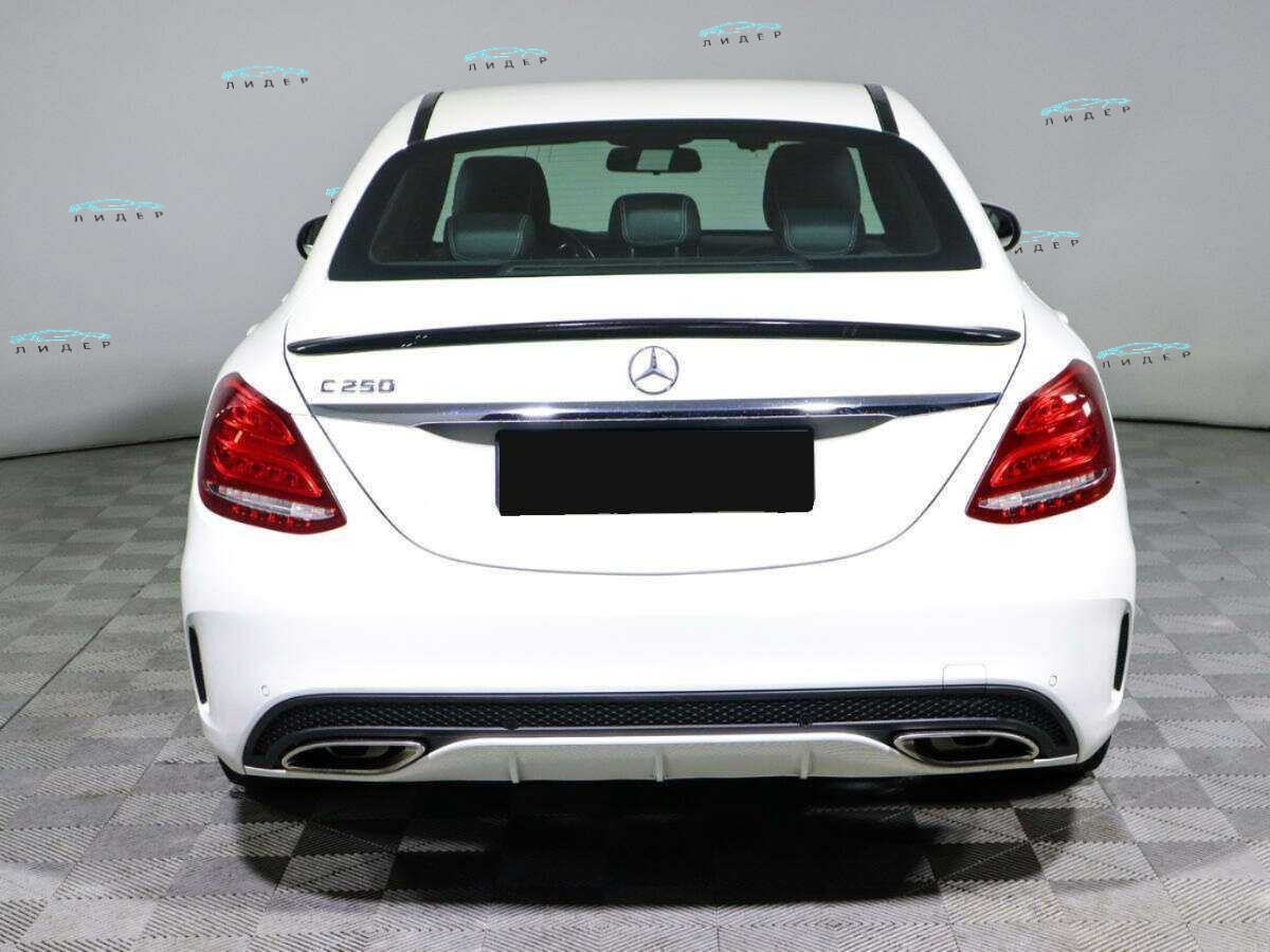 Б/У Мерседес-Бенц Ц-Класс 2016 года. Фото: #5