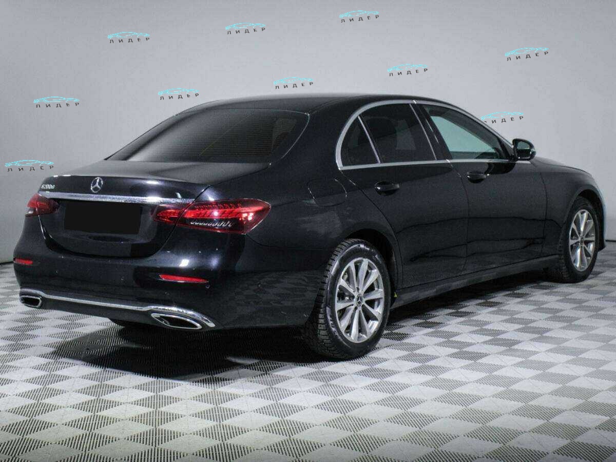 Б/У Мерседес-Бенц Е-Класс 2020 года. Фото: #3