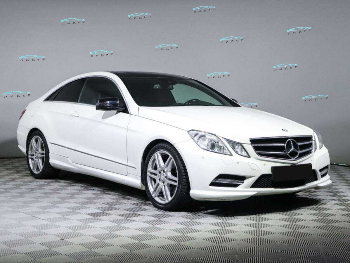 Б/У Мерседес-Бенц Е-Класс 2013 года. Фото: #2