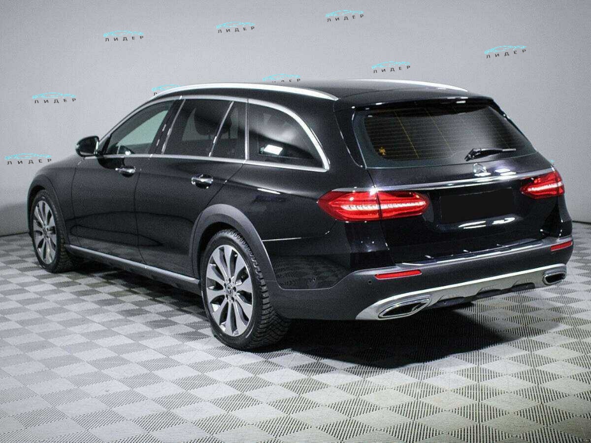 Б/У Мерседес-Бенц Е-Класс 2017 года. Фото: #5