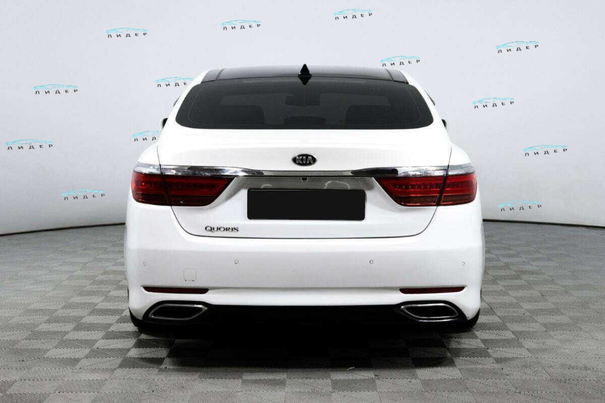 Б/У Киа Куорис 2017 года. Фото: #4