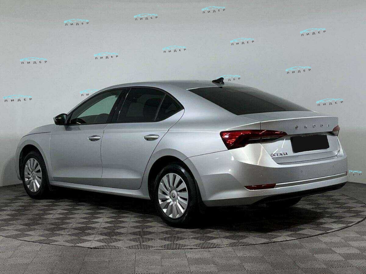 Б/У Шкода Октавия 2021 года. Фото: #5
