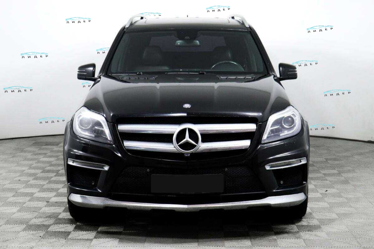 Б/У Мерседес-Бенц ГЛ-Класс 2015 года. Фото: #1