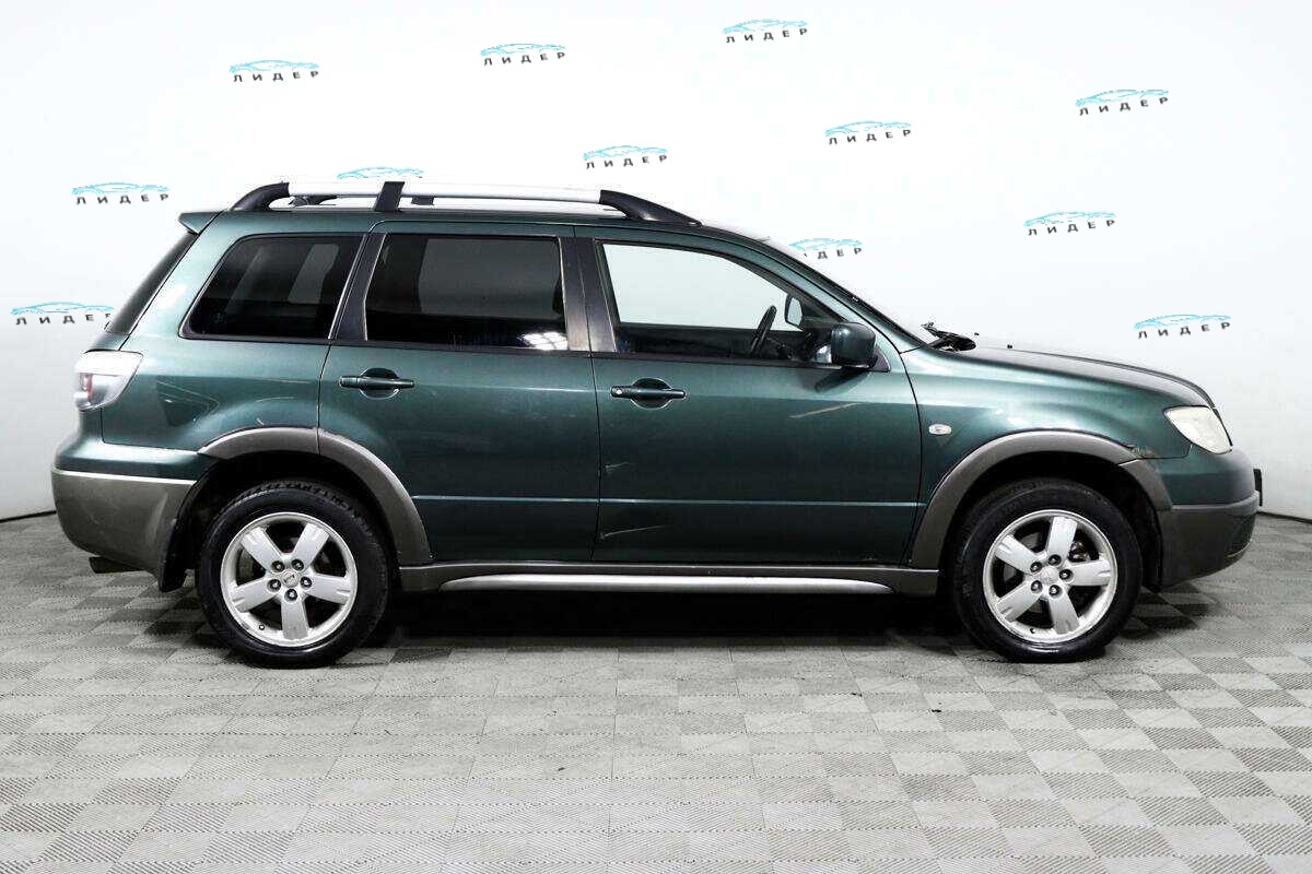 Б/У Митсубиши Оутлэндер 2005 года. Фото: #2