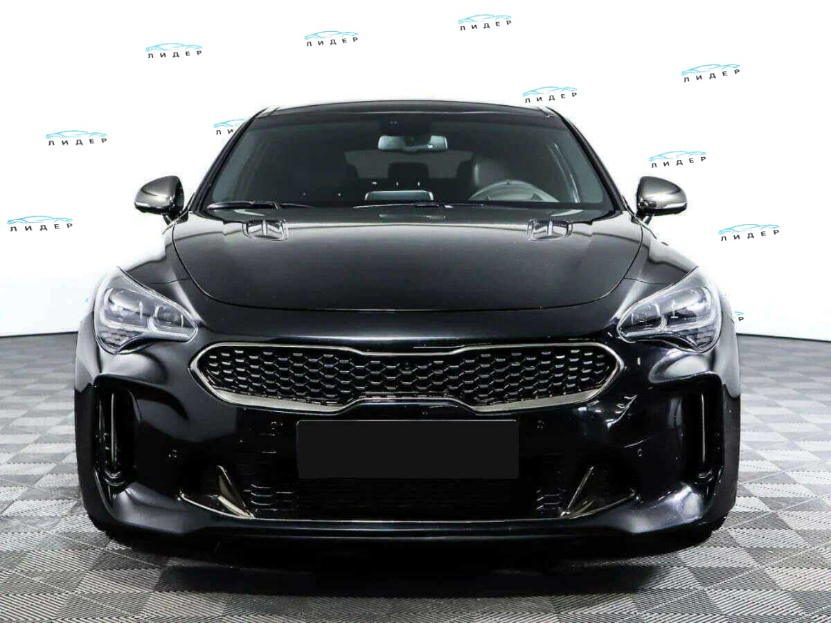 Б/У Киа Стингер 2018 года. Фото: #1