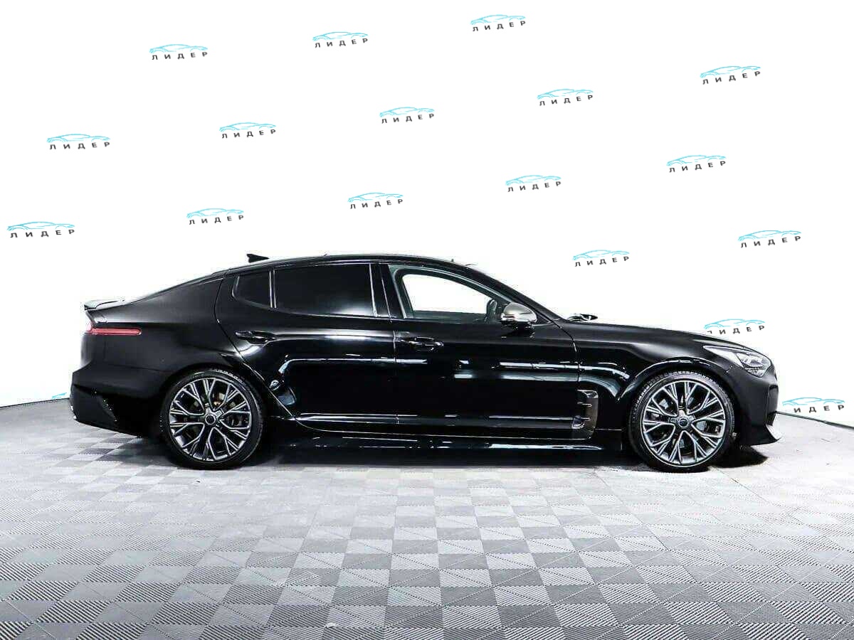 Б/У Киа Стингер 2018 года. Фото: #3
