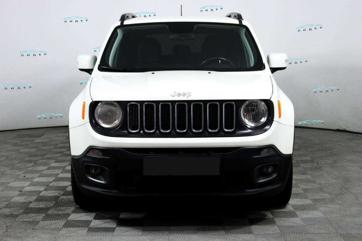 Б/У Джип Ренеджейд 2018 года. Фото: #1