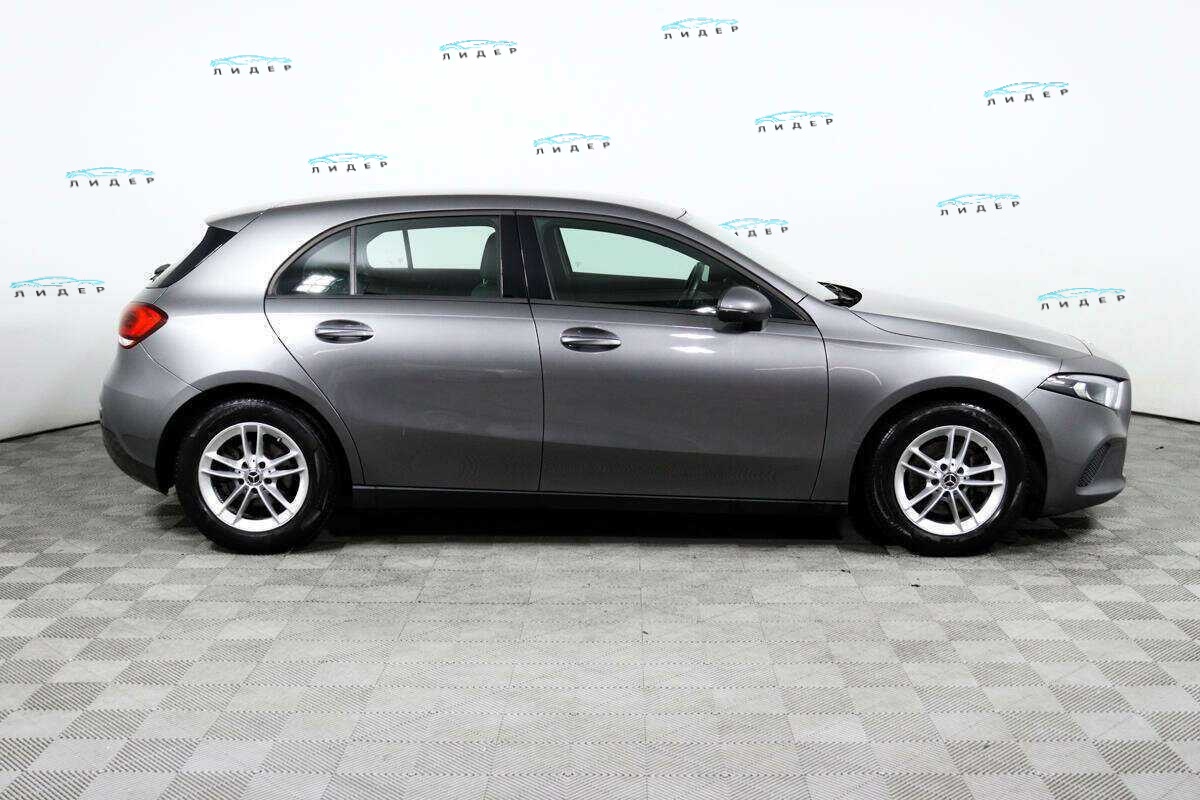 Б/У Мерседес-Бенц А-Класс 2019 года. Фото: #3