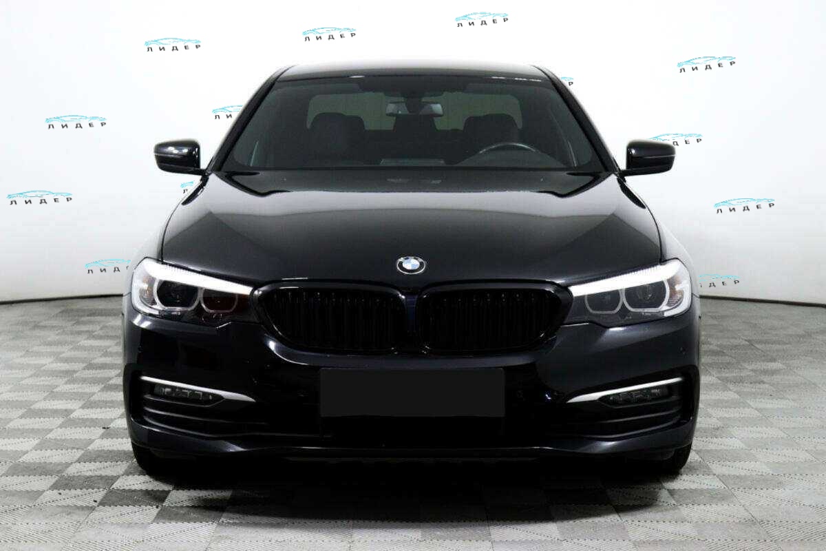 Б/У БМВ 5 серии 2018 года. Фото: #1