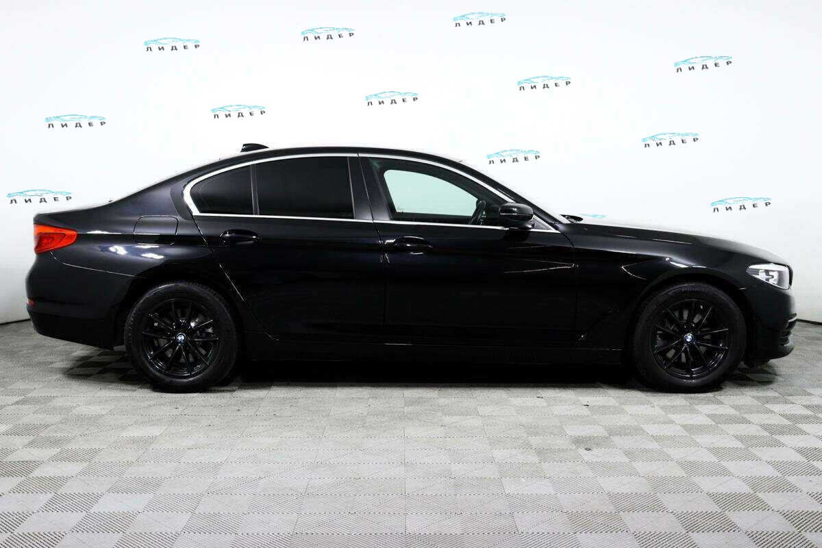 Б/У БМВ 5 серии 2018 года. Фото: #3