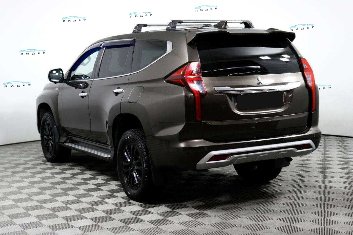 Б/У Митсубиши Монтеро Спорт 2022 года. Фото: #6
