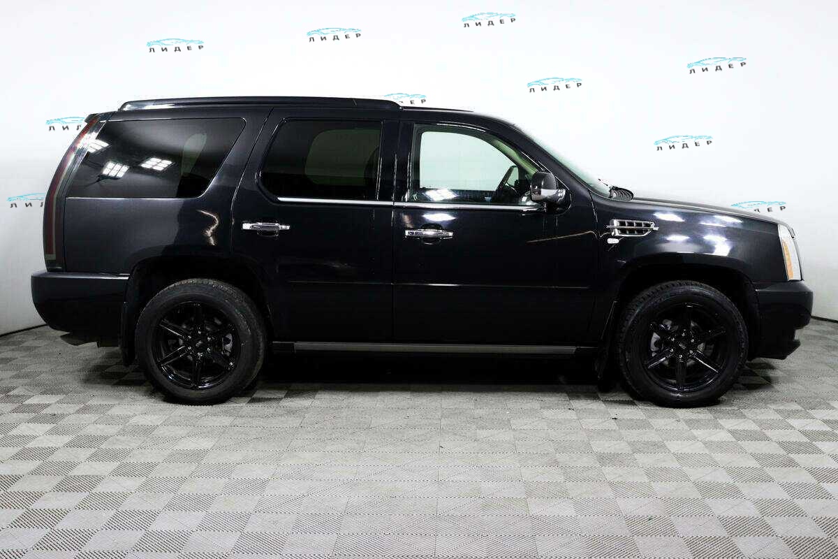 Б/У Кадиллак Эскалэйд 2012 года. Фото: #3