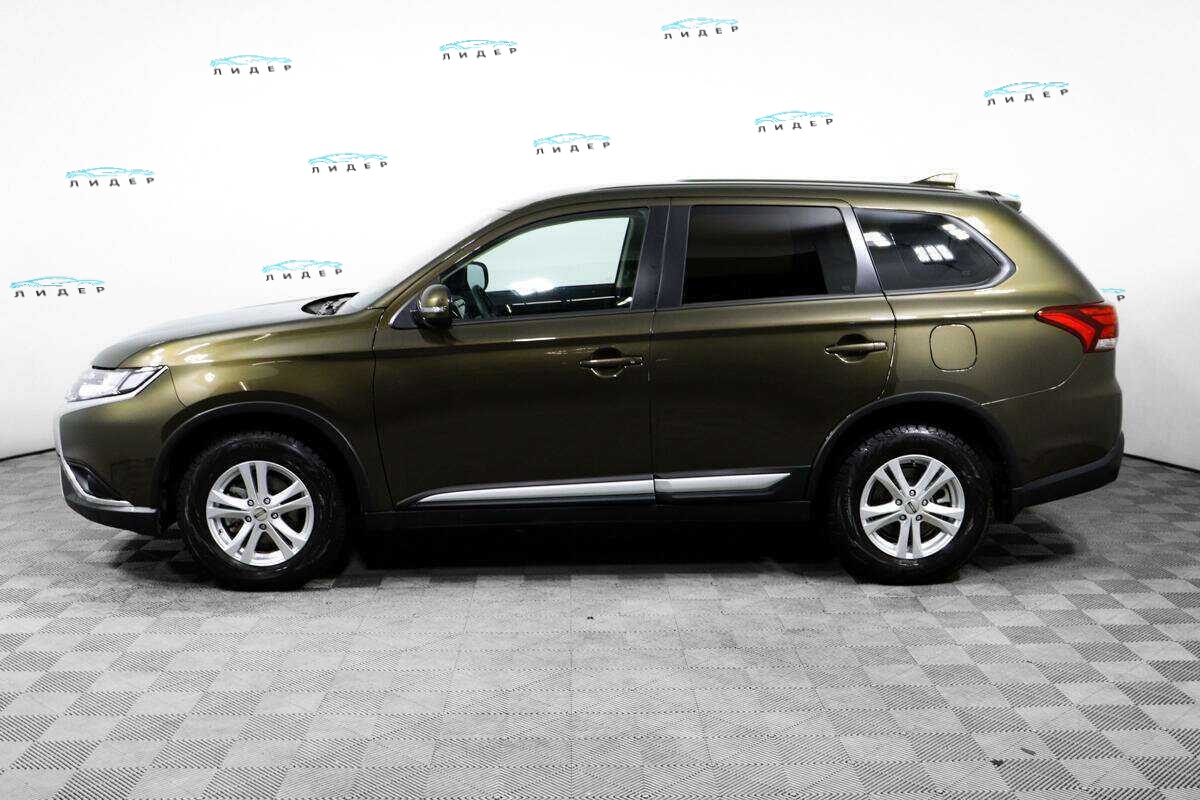 Б/У Митсубиши Оутлэндер 2020 года. Фото: #7