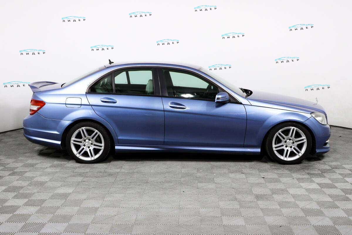 Б/У Мерседес-Бенц Ц-Класс 2011 года. Фото: #3