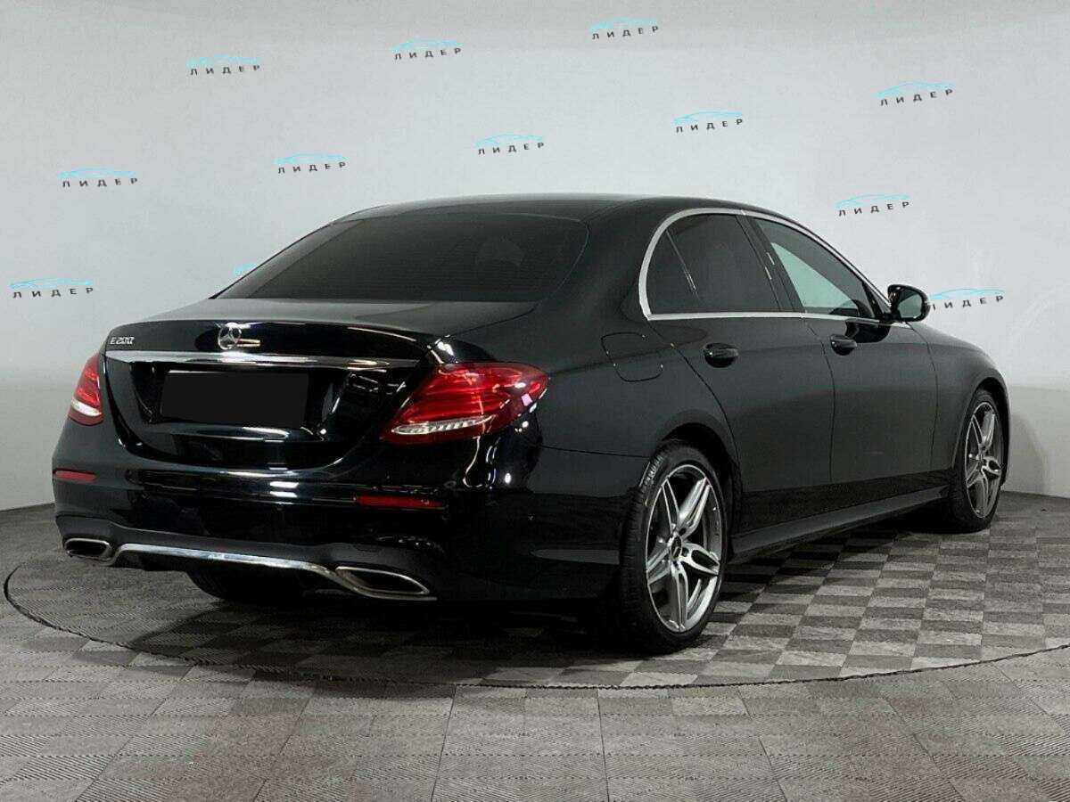Б/У Мерседес-Бенц Е-Класс 2016 года. Фото: #3