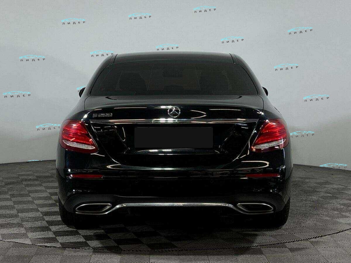 Б/У Мерседес-Бенц Е-Класс 2016 года. Фото: #4