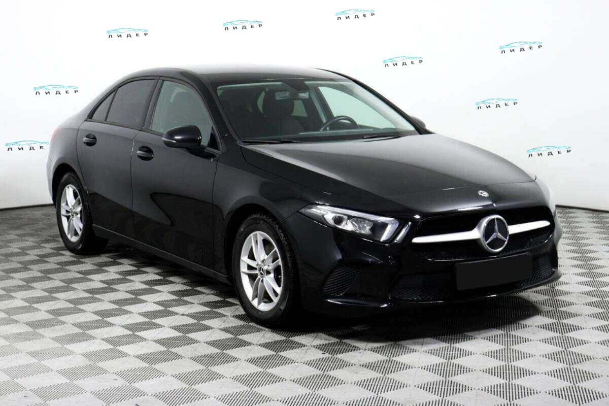 Б/У Мерседес-Бенц А-Класс 2019 года. Фото: #2